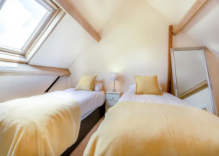 Place * カートメル